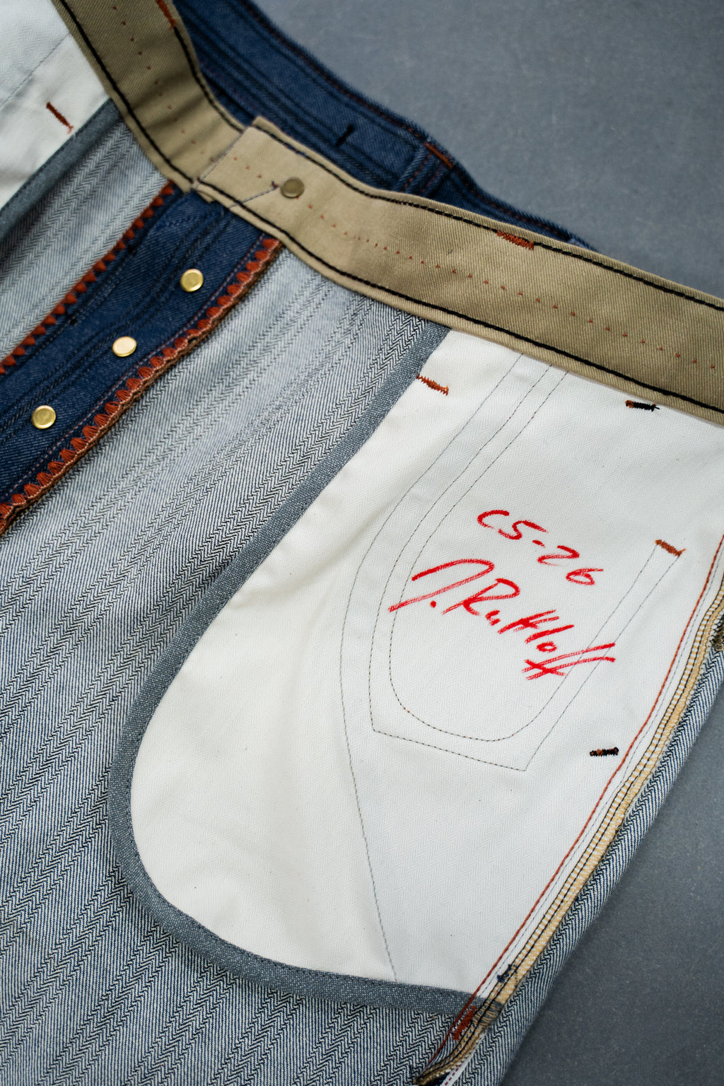 C5-26 - short cut chino - 12 oz striped selvage denim