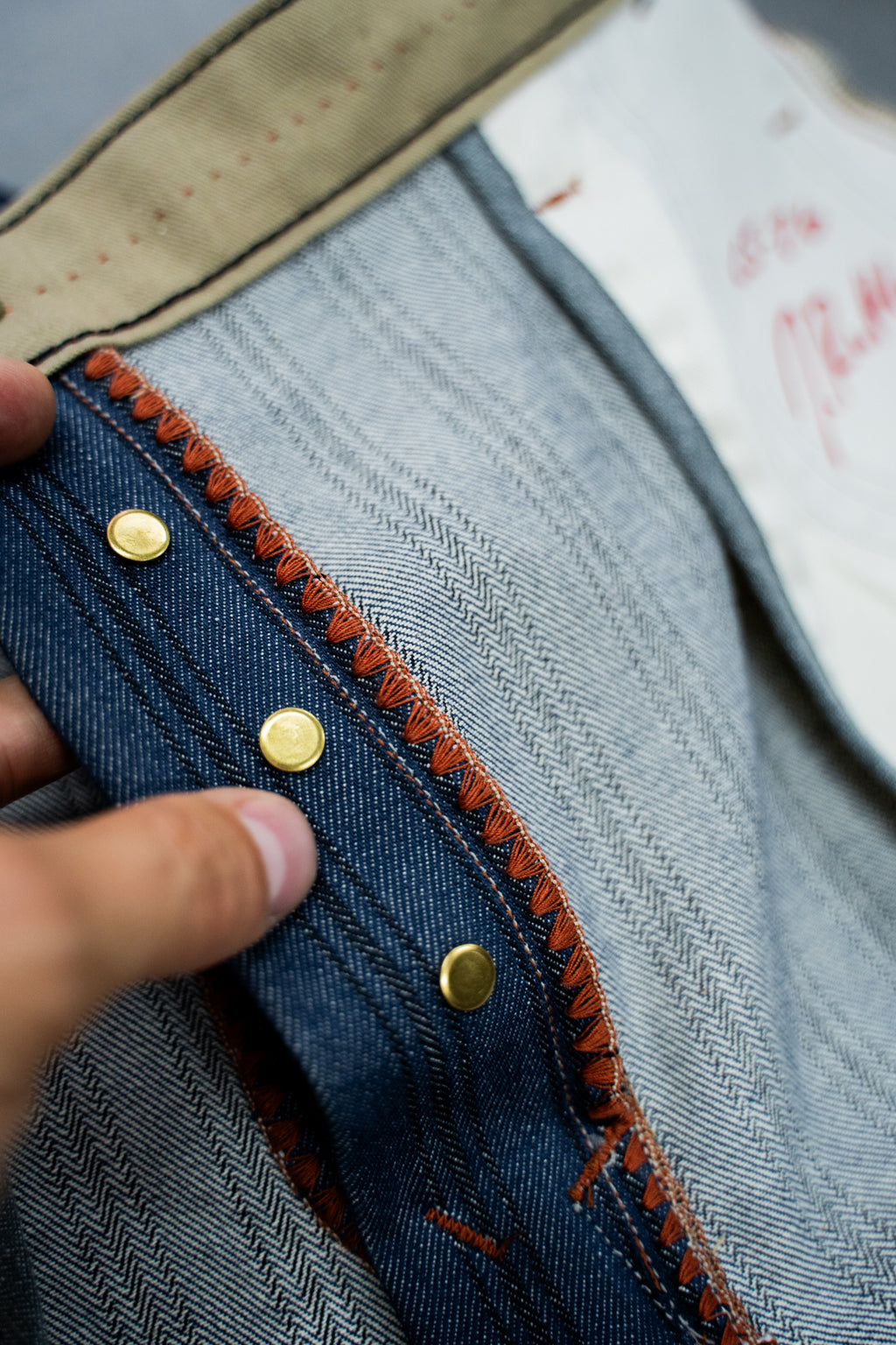 C5-26 - short cut chino - 12 oz striped selvage denim