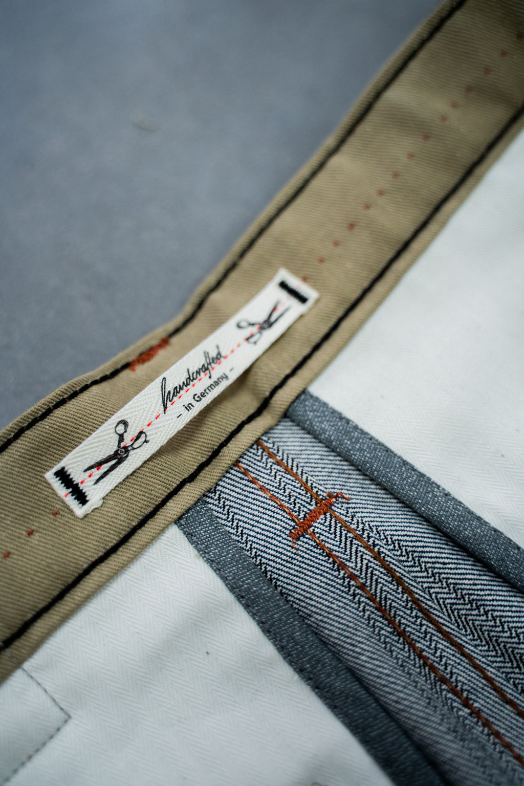 C5-26 - short cut chino - 12 oz striped selvage denim