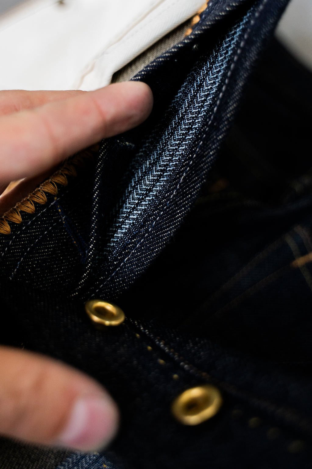 H3-26 - straight cut jeans - 17 oz selvage denim - herringbone lined hem