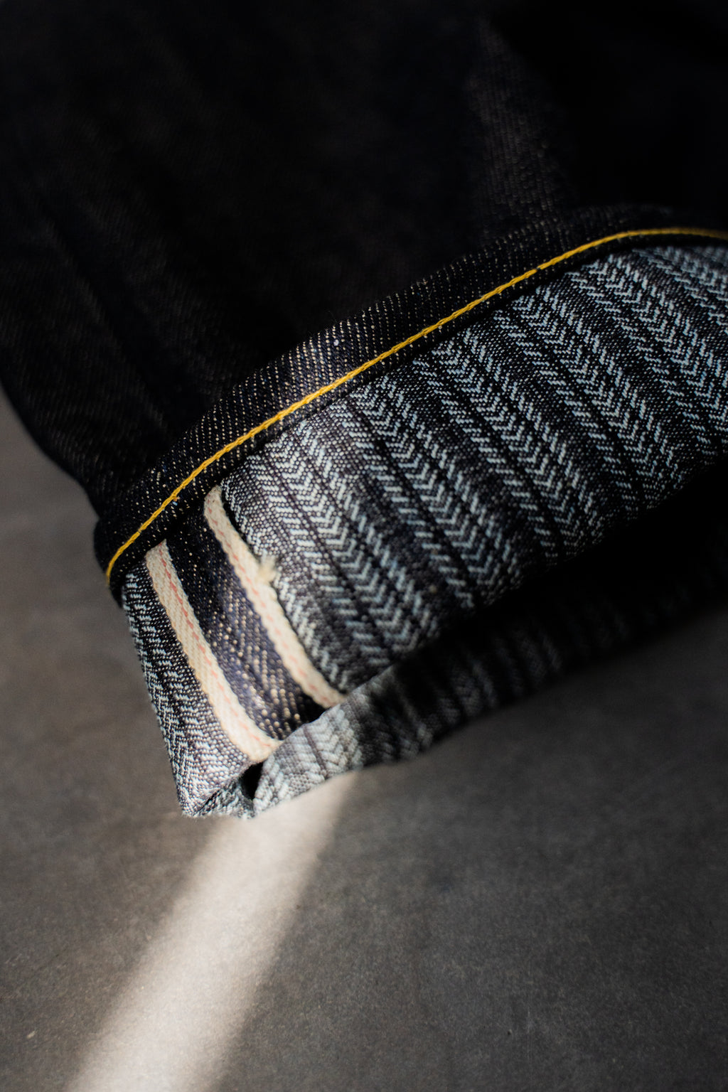 H3-26 - straight cut jeans - 17 oz selvage denim - herringbone lined hem