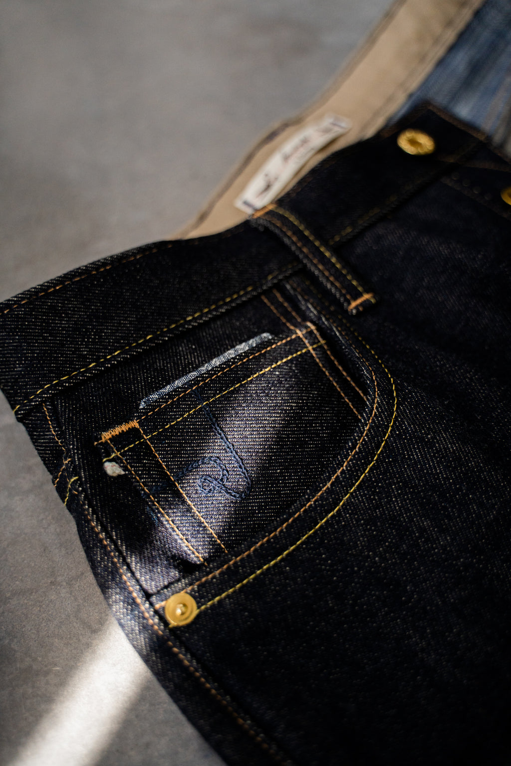 H3-26 - straight cut jeans - 17 oz selvage denim - herringbone lined hem