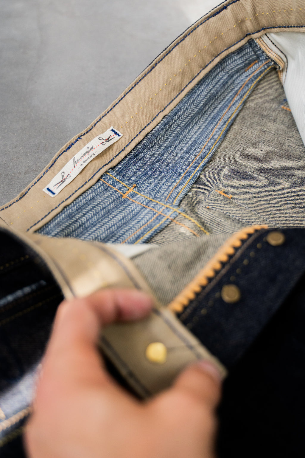 H3-26 - straight cut jeans - 17 oz selvage denim - herringbone lined hem