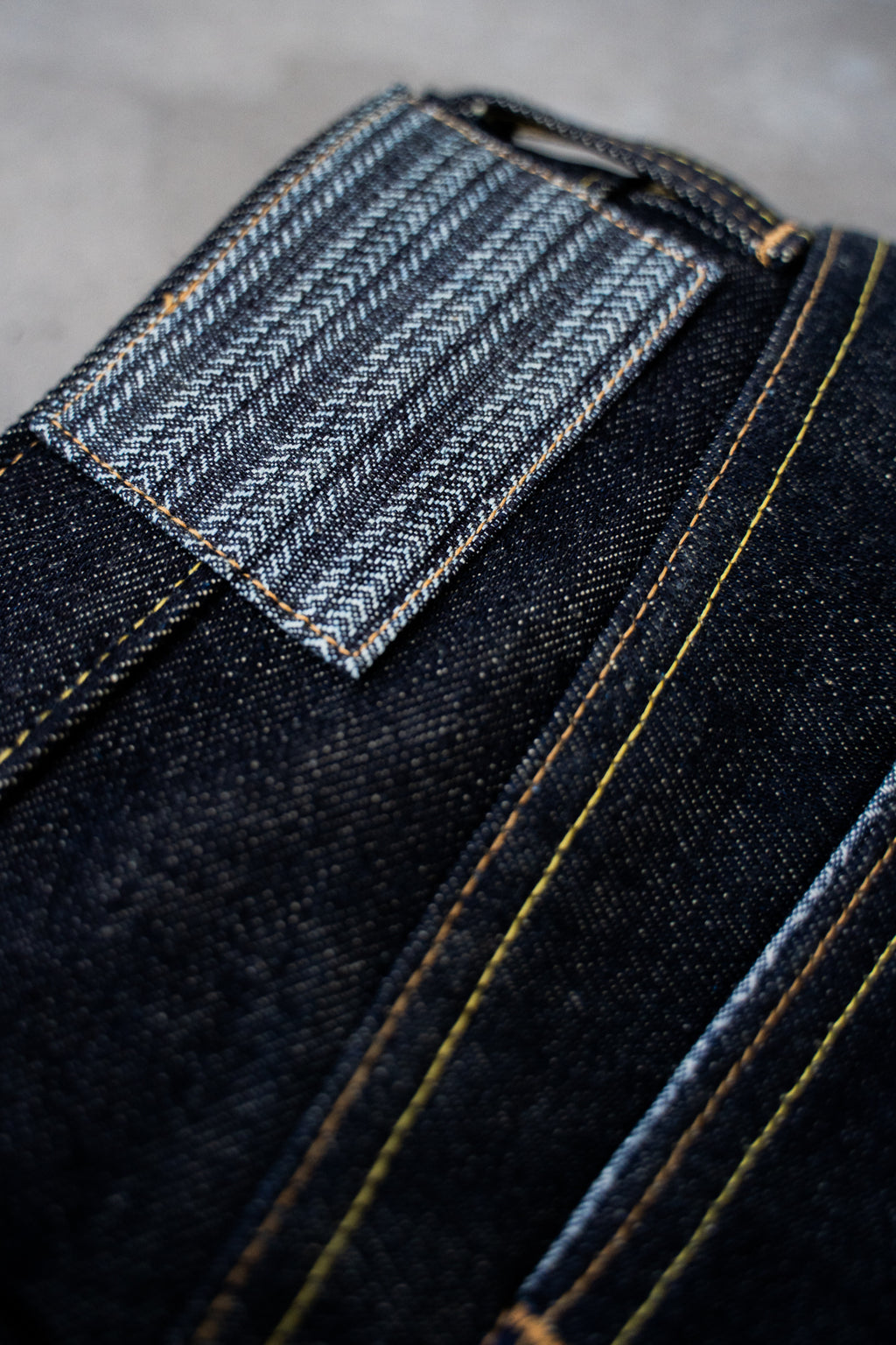 H3-26 - straight cut jeans - 17 oz selvage denim - herringbone lined hem