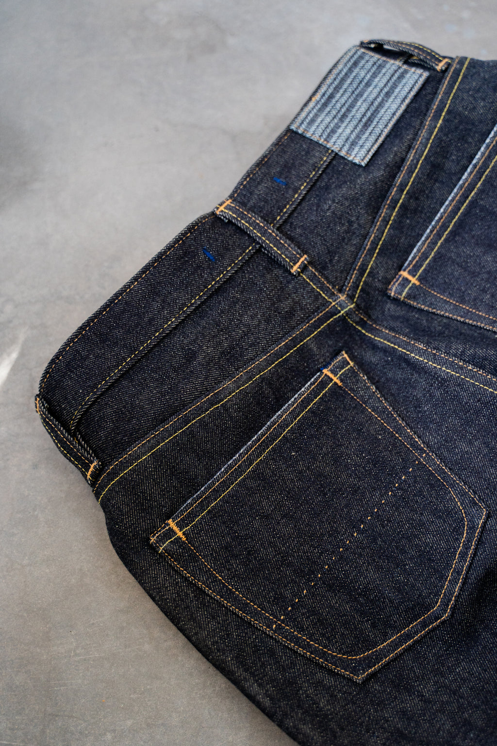 H3-26 - straight cut jeans - 17 oz selvage denim - herringbone lined hem