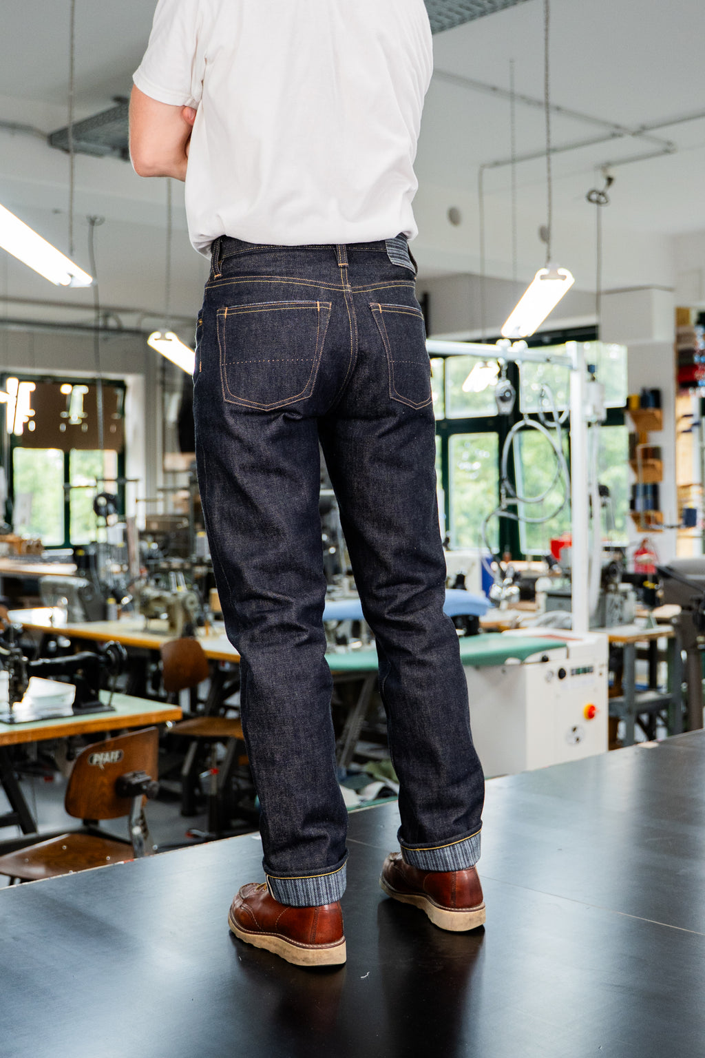 H3-26 - straight cut jeans - 17 oz selvage denim - herringbone lined hem